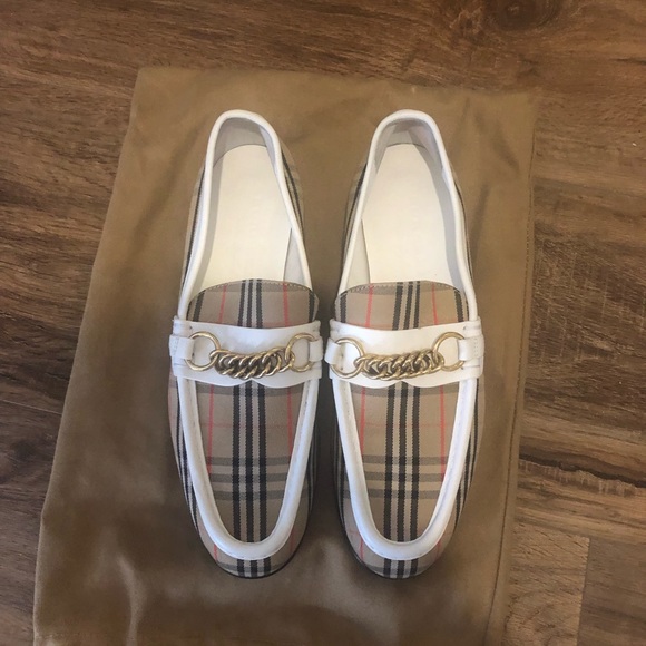 Authentic Burberry plaid loafers. New in box never worn. Just tried on. Msrp$620 - Picture 3 of 10